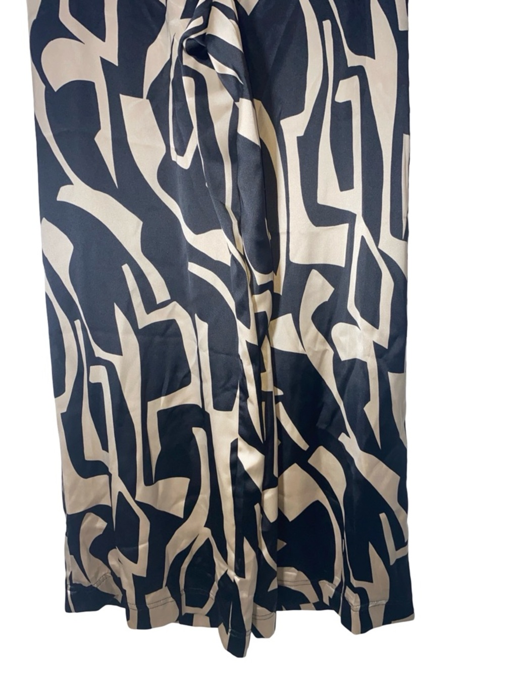 House of Harlow 1960 Black & Cream Wide Leg Graphic Pants - Picture 4 of 10